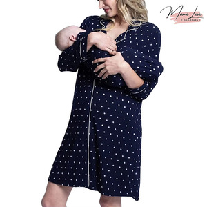<span class=keywords><strong>Chemise</strong></span> <span class=keywords><strong>de</strong></span> <span class=keywords><strong>nuit</strong></span> d'<span class=keywords><strong>allaitement</strong></span> à boutons sur le devant avec pochette pour bébé offerte, 100 % coton respirant, col en V, <span class=keywords><strong>manches</strong></span> <span class=keywords><strong>longues</strong></span>, bleu marine - Product Image 1