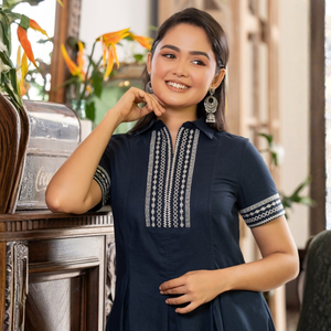 เดรสผ้าลินินสีน้ำเงินกรมท่าปักลายประดับซิป ทนทานสำหรับผู้หญิง - Product Image 6