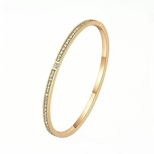 Pulsera de moda de acero inoxidable chapada en oro de moda Rhinestone Pave Pearl Charm <span class=keywords><strong>Cuff</strong></span> para boda fiesta compromiso aniversario - Product Image 5