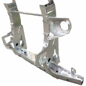 Barre transversale arrière avec fixations longues - Galvanisée ADAPTÉE POUR LAND ROVER - Product Image 1