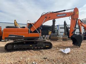 Excavatrice hydraulique sur chenilles Doosan DX225LC-9C d'occasion en bon état de fonctionnement Expédition rapide en stock - Product Image 3