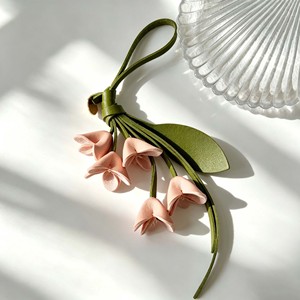Porte-clés décoratif en cuir PU avec fleurs artificielles éternelles en forme de rose, pendentifs et breloques tendance pour accessoires de sac - Product Image 4