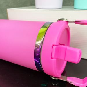 Botella de Agua de Acero Inoxidable con Aislamiento al Vacío de 30 oz, con Acabado Arcoíris, Pajita Abatible y Asa Superior para Grabado Láser - Product Image 3