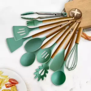 Juego de utensilios de cocina de silicona con mango de madera, 12 Uds., con pinzas giratorias, espátula, cuchara, utensilios de cocina sostenibles para el hogar