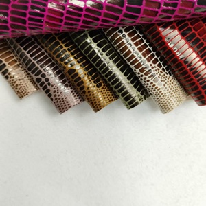 Résistant à l'abrasion résistant à l'eau Anti-Pill Blackout Fair <span class=keywords><strong>Pas</strong></span> <span class=keywords><strong>cher</strong></span> <span class=keywords><strong>de</strong></span> haute qualité en cuir PU pour chaussures Tissu en cuir synthétique PU - Product Image 2