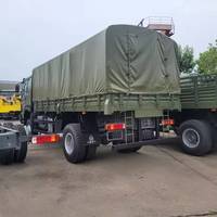Camion tout-terrain SINOTRUK HOWO 4X4 6X6 8X8 Howo Camion de fret tout-terrain avec sièges