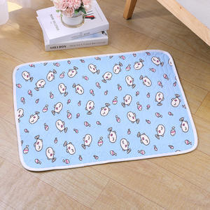 Colchón a prueba de humedad de seda helada fresca, alfombrilla refrescante para mascotas, almohadilla para dormir para perros y gatos, cama fría de animales pequeños de verano - Product Image 3