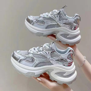 รองเท้าเดินออกกำลังกายของผู้หญิงสีเงินยอดนิยมรองเท้าคุณพ่อระบายอากาศได้ดีในฤดูร้อนได้รับแรงบันดาลใจจากสไตล์ยุโรป - Product Image 6
