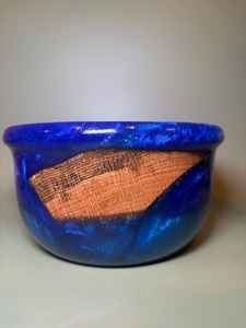 Moderno Tazón de Resina y Madera que Combina la Belleza de la Madera Natural con el Arte Contemporáneo de la Resina, Perfecto para Uso Decorativo y Práctico - Product Image 2