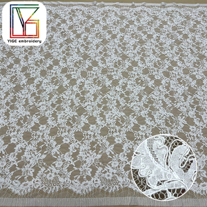 Di lusso <span class=keywords><strong>bianco</strong></span> Chantilly ricamato floreale <span class=keywords><strong>Tulle</strong></span> tessuto di pizzo da sposa francese da sposa con ciglia in maglia tessuto di pizzo per abiti da donna - Product Image 2