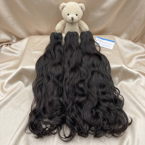 Disponible à l'expédition : Lots de cheveux vietnamiens naturellement ondulés, cheveux Remy, noir de jais, prêts à être expédiés - Product Image 6