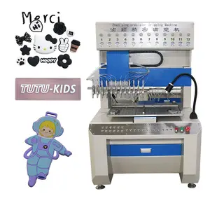 Máquina automática de moldes de goteo de 12 colores para producción dispensadora de silicona de PVC y fabricación de etiquetas de muñecas