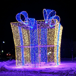 Luz Decorativa Navideña 3D Comercial con Diseño de Caja de Regalo Gigante con LED para Centros Comerciales y Plazas - Product Image 1