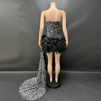 Robe de cocktail Novance Y4811-B style tendance avec strass et plumes, mini-robe de bal à longue traîne pour femmes noires