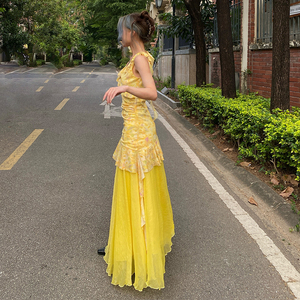 Robe à col halter à imprimé floral jaune pour femmes, ourlet irrégulier, sans manches, style décontracté d'été, robe de vacances - Product Image 3