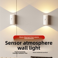 Lámparas de Pared con Sensor de Movimiento Recargables de 4000 mAh, Lámpara de Pared con Control Remoto, 16 Colores, Regulable hacia Arriba y hacia Abajo, Luz Inteligente para el Hogar
