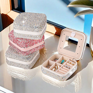 Étui à bijoux personnalisé avec diamants incrustés, miroir intégré, vente en gros d'étuis à bijoux de haute qualité - Product Image 1