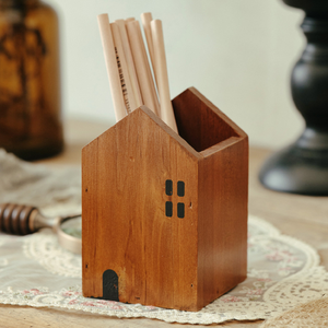 Porte-stylos <span class=keywords><strong>en</strong></span> bois <span class=keywords><strong>en</strong></span> forme de cabane, organiseur de bureau pour fournitures de bureau, joli organiseur de pinceaux et de stylos <span class=keywords><strong>en</strong></span> bois naturel pour la maison et le bureau - Product Image 3