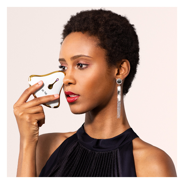 Home Use Beauty V-face Equipment Skin Care Gua Sha Massager Microcurrent Face up Lift Anti-aging Devices