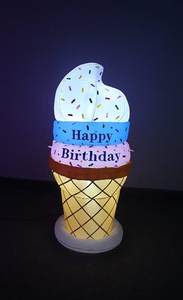 Cono de Helado Inflable de <span class=keywords><strong>4</strong></span> Pies de Altura con Luces LED Preiluminadas de Tres Colores para Decoración Interior y Exterior de Cumpleaños - Product Image 2