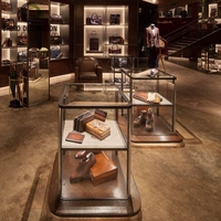 Meuble de Présentation Haut de Gamme pour Sacs de Mode avec Vitrine Anti-Traces de Doigts et Éclairage Rétroéclairé Personnalisé