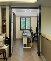 Puertas Interiores Plegables de Aluminio Minimalistas Modernas y Delgadas con Doble Vidrio Templado y Aislamiento Acústico para Dormitorio