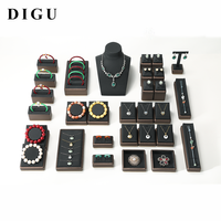 Présentoir de Comptoir Boutique DIGU Élégant en Cuir Givré Noir et Vert pour Bijoux, Idéal pour les Vendeurs de Marques et Bracelets