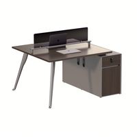 Poste de travail de bureau moderne personnalisable pour 4 personnes, bureau d'ordinateur en bois avec cloison et armoire pour le personnel