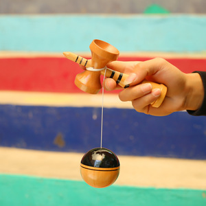 Sword Jade Kendama Japonés Profesional para Principiantes, con Acabado de Madera y Líneas de Grado Superior, Bola de Habilidad - Product Image 4