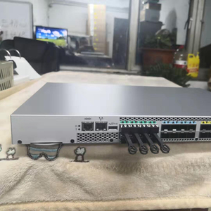 24พอร์ตใช้งานร่วมกับBrocade <span class=keywords><strong>G610</strong></span>สวิทช์BR-<span class=keywords><strong>G610</strong></span>-8-32G-0สำหรับวันที่Center - Product Image 2