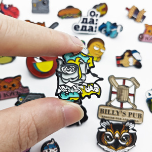 Pin <span class=keywords><strong>de</strong></span> esmalte personalizado <span class=keywords><strong>de</strong></span> diseño original minimalista con diseño <span class=keywords><strong>de</strong></span> Cheeto, pin <span class=keywords><strong>de</strong></span> bandera cruzada económico y pin <span class=keywords><strong>de</strong></span> estrella - Product Image 5