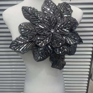 زخرفة شبكية صلبة ثلاثية الأبعاد على شكل ندفة ثلج كبيرة الحجم: 4 طبقات من الترتر. مثالي للأعراس/المناسبات الرسمية/المسرح/الأشغال اليدوية. - Product Image 2