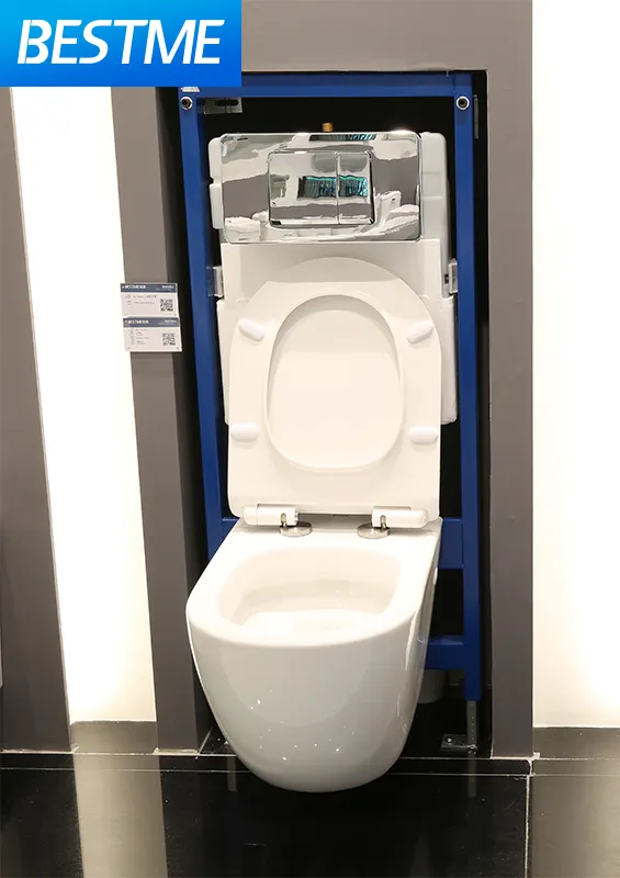 Cina OEM di buona qualità wc ceramica bianco UF copertura ambientale funzione di risparmio idrico toilette in ceramica comode wc