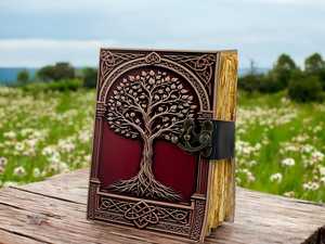 Carnet en cuir Arbre de Vie, Grimoire Celtique Livre des Ombres, Journal à bords festonnés vintage, Cadeau sorcière - Product Image 3
