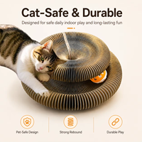 Mainan Kucing Lipat Spiral Elastis Ramah Lingkungan Mewah Interaktif Berbentuk Sarang Lebah dengan Bola Terpasang, Kemasan Karton untuk Dalam Ruangan