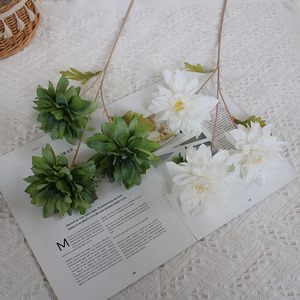Composition florale artificielle à trois têtes, style peinture à l'huile, Dahlia classique, pour décoration douce de salle de mariage et décoration intérieure, fleurs en soie - Product Image 4