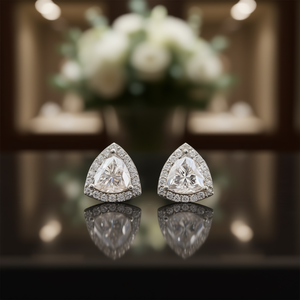 E2282 Orecchini con diamanti in oro bianco con taglio triangolare, diamanti naturali, stile classico da donna, gioielleria raffinata - Product Image 2