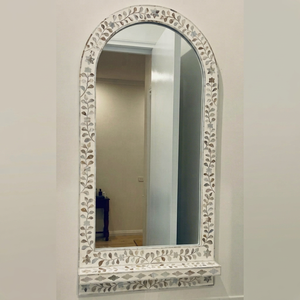 Miroir mural décoratif moderne en nacre polie à bords arrondis pour appartement de luxe - Fait main et écologique - Product Image 1
