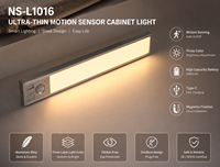 Lampe de nuit à détecteur de mouvement, lampe LED intelligente PIR avec télécommande, alimentée par batterie, design minimaliste en aluminium blanc