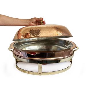 Plato de servir ovalado de 21 "de cobre martillado a mano con tapa esférica y caldera doble para mantener la bebida caliente, latón, manijas - Product Image 5