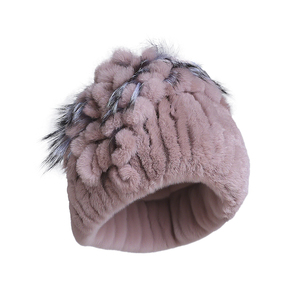 Cappello Invernale <span class=keywords><strong>da</strong></span> Donna in Pelliccia di Coniglio Rex con Bordo in Vera Pelliccia di Volpe Argentata, Berretto Lavorato <span class=keywords><strong>a</strong></span> Maglia Elegante Stile Russo - Product Image 4