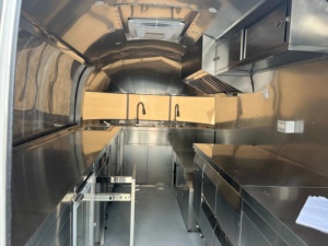 Il Regno del Food Truck in Acciaio Inossidabile a Specchio - Product Image 4