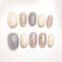 Ongles press-on faits main, effet œil de chat gris, liner métallique dégradé, feuille d'argent, ongles ovales stylés