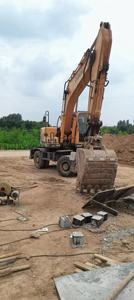 Pelle multifonction sur chenilles originale de la Corée Hyundai 210 d'occasion à haut rendement Hyundai en bon état en vente - Product Image 2