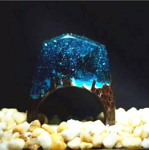 Anillo de Resina y Madera con Diseño de Bosque Mágico y Aurora, Colorido y Moderno, Éxito de Ventas 2020, Creativo para Hombre y Mujer, Ideal para Regalo - Product Image 6