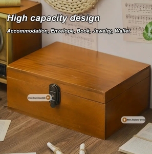 Caixa de Madeira para Lembranças Ecológica, Gravada à Mão, Vintage, Grande, com Fechadura e Chave - Product Image 3