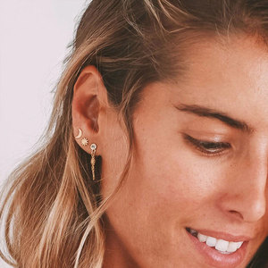 Pendientes Hipoalergénicos de Acero Inoxidable 316L con Baño de Oro de 14k/18k, Diseño Único de Sol y Luna para Mujer - Product Image 4