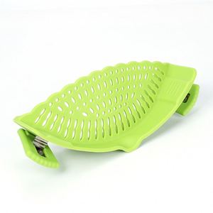 Panier de drainage multifonctionnel en silicone pour la cuisine domestique, passoire pour le lavage des légumes, vente en gros - Product Image 5