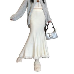 Vestido de suéter de diseño sexy y a la moda, top corto sin tirantes, falda larga amarilla de punto acanalado de cintura alta con mezcla de lana - Product Image 1