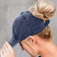 Gorra de béisbol Wins Flying Distressed Criss Cross Ponytail para mujer adulta, 100% algodón, 6 paneles